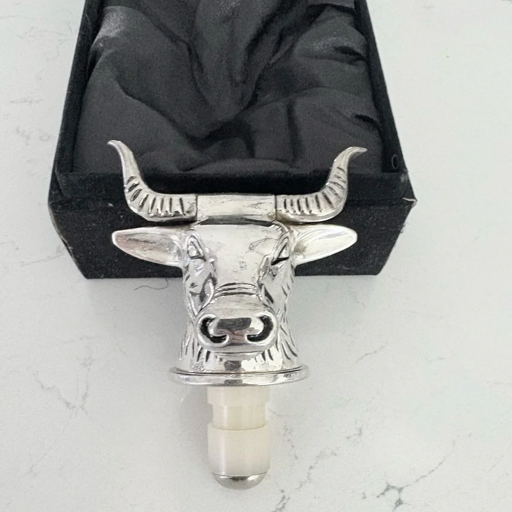 Neiman Marcus Silver Bull Head Wine Bottle Stopper Barware Gift Box circa 1980s